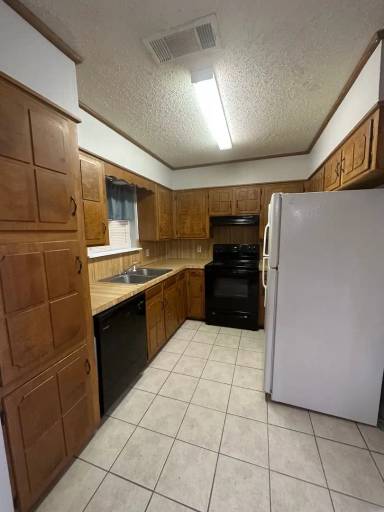 Main picture of 100 Bobbie Ct