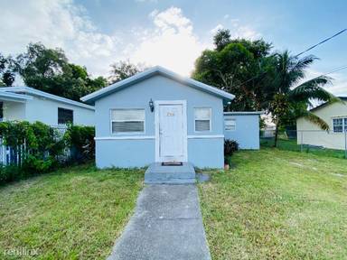 Main picture of 7156 NW 15th Ct