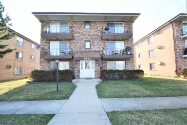 Main picture of 9422 S 78th Ct