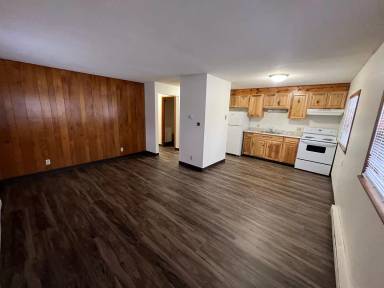 Main picture of 112 2nd St SW