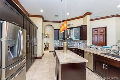 Main picture of 8201 SW 122nd Ave