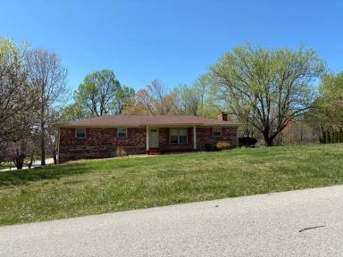 Main picture of 600 Derek Ave