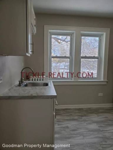 Main picture of 970 Monroe Ave