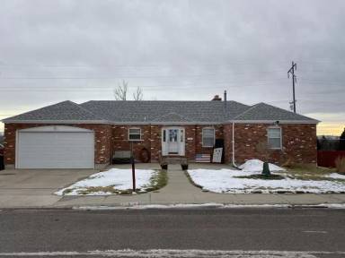 Main picture of 108 29th Ave NE