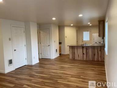 Main picture of 1200 E St