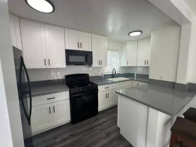 Main picture of 3668 Main St