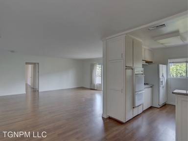 Main picture of 531 N Kings Rd