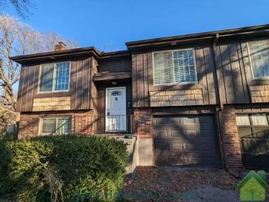Main picture of 9100 - 9102 W 78th St
