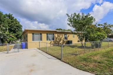 Main picture of 530 S 28th Ave
