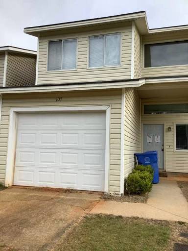 Main picture of 101 Woodfield Pl