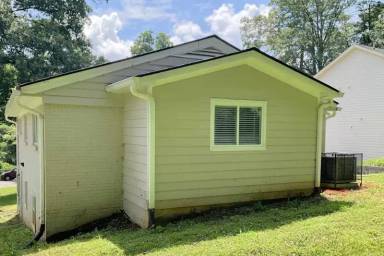 Main picture of 2127 Nichols Ln