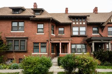 Main picture of 1542 W Alexandrine St