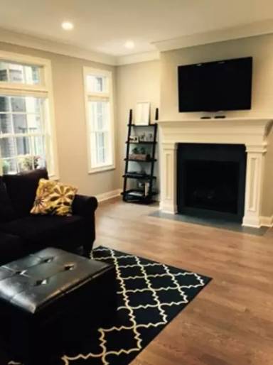 Main picture of 1249 W Oakdale Ave