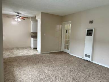 Main picture of 260 N Oak Ave