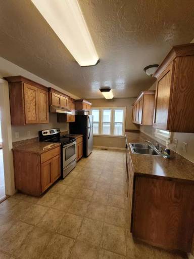Main picture of 313 S Meridian Rd