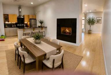 Main picture of 475 Ellicott St