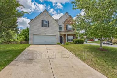 Main picture of 2069 White Cedar Ln