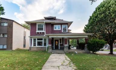 Main picture of 1689 Summit St