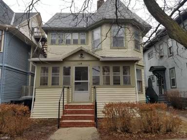 Main picture of 118 N State St