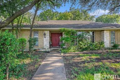 Main picture of 1200 E Franklin St