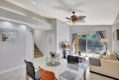 Main picture of 1060 Lake Shore Dr