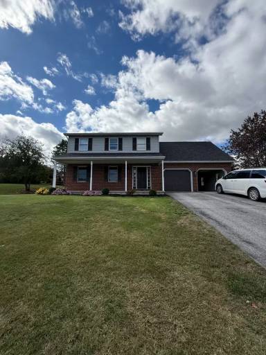 Main picture of 1560 Buttercup Dr