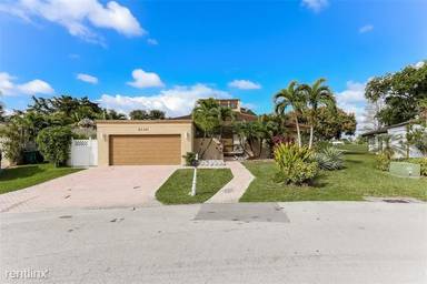 Main picture of 8049 Buttonwood Cir