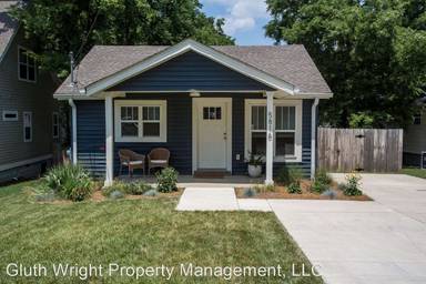 Main picture of 5816 Leslie Ave