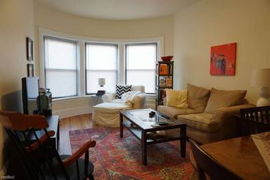Main picture of 1463 Beacon St