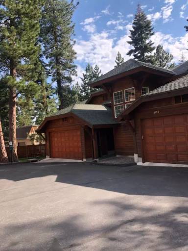 Main picture of 915 Incline Way