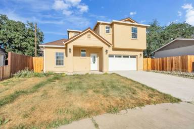 Main picture of 12 Roscommon Ct