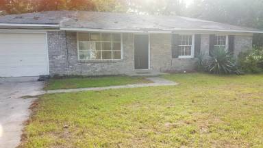 Main picture of 2703 Riverside Ln
