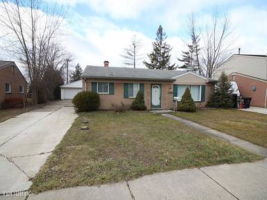 Main picture of 8345 Hillcrest Blvd