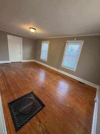 Main picture of 921 Fairview Ave