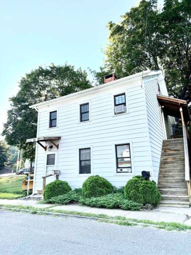 Main picture of 51 W Union St