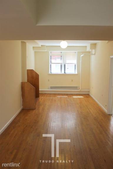 Main picture of 3941 N Janssen Ave