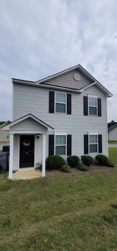 Main picture of 44-93 Aleah Ct