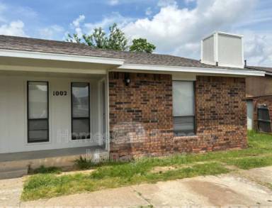 Main picture of 1002 Acacia Cir