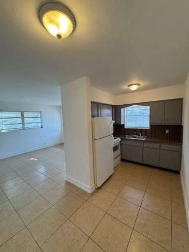 Main picture of 2817 Van Buren St