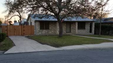 Main picture of 422 Globe Ave