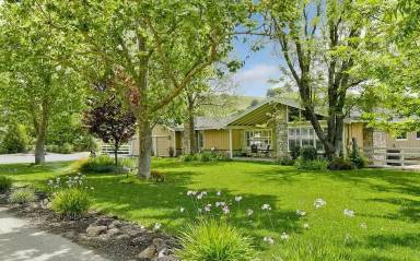 Main picture of 12 Meadow Lake Dr