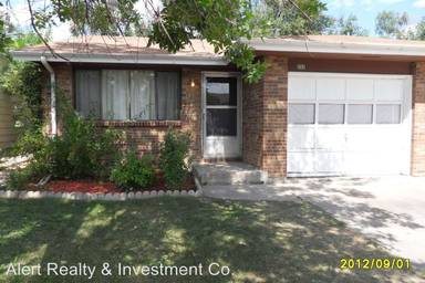 Main picture of 212 E Saint Clair Ave
