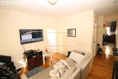 Main picture of 32 Linden St