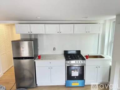 Main picture of 10 Long St