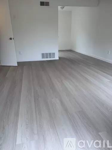 Main picture of 24552 Sybil Ave