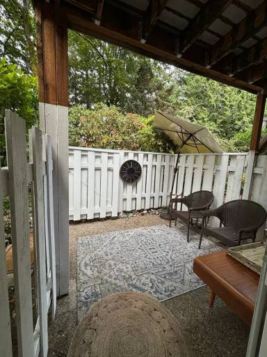 Main picture of 2 Del Prado St