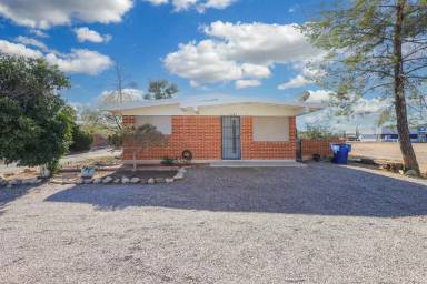 Main picture of 3942 E Lee St