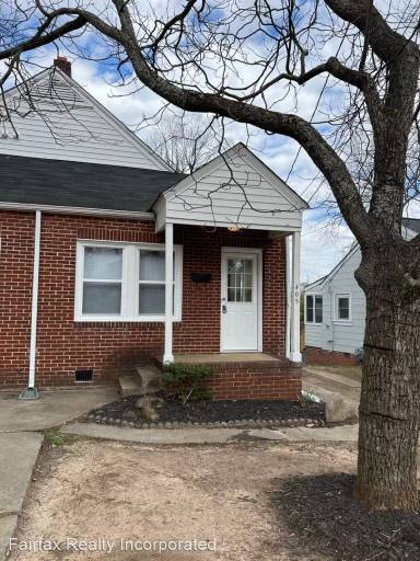 Main picture of 405 W 5th St