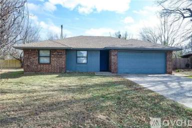 Main picture of 2529 SE 48th St