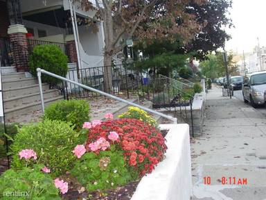 Main picture of 3418 Bowman St
